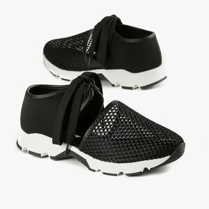 All Black Amazing Mesh Sneakers